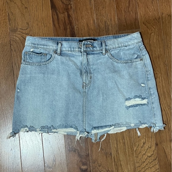 Express Light Wash Distressed Denim Mini Skirt - Straight Mini Mid-rise Size 12 - Picture 2 of 5